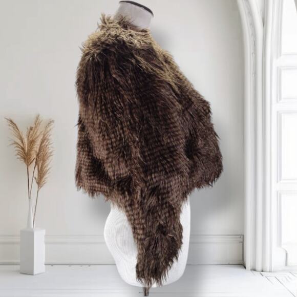 Bebe Brown Faux Fur Crop Jacket Size M Party Coat Feather Look 3/4 Sleeve - Picture 2 of 13